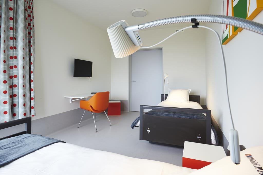Hotel Middelpunt - Gratis Parking - Ontbijt Inbegrepen! 미들케르케 객실 사진